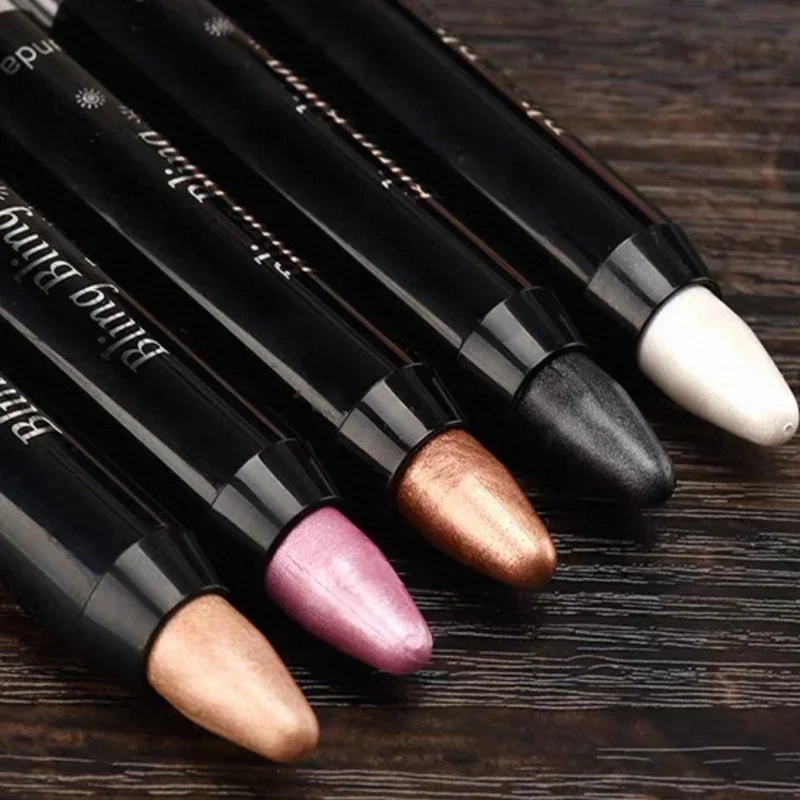 真珠光沢のあるグリッターハイライターアイシャドウペンシル防水長期的な高着色シマーアイライナー横たわっているカイコメイク