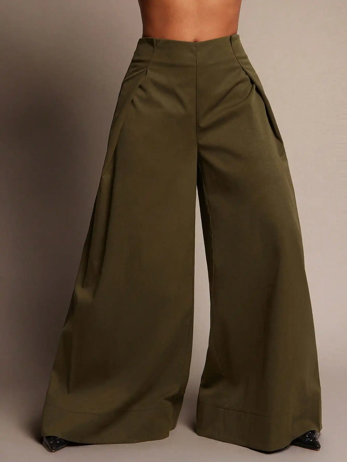 

Оливково-зеленые брюки с высокой талией, плиссированные, широкие, с манжетами, для офиса