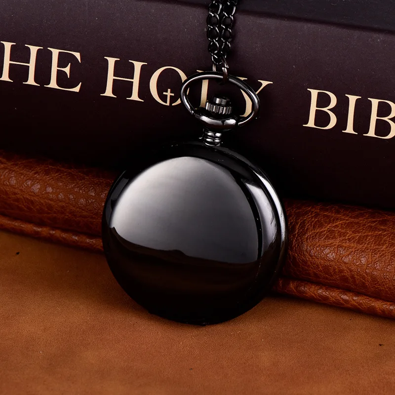 Vintage Luxury Smooth Black Case Quartz Pocket Watch for Men Women Roman Numeral Fob Chain Clock for Collection Necklace Watches