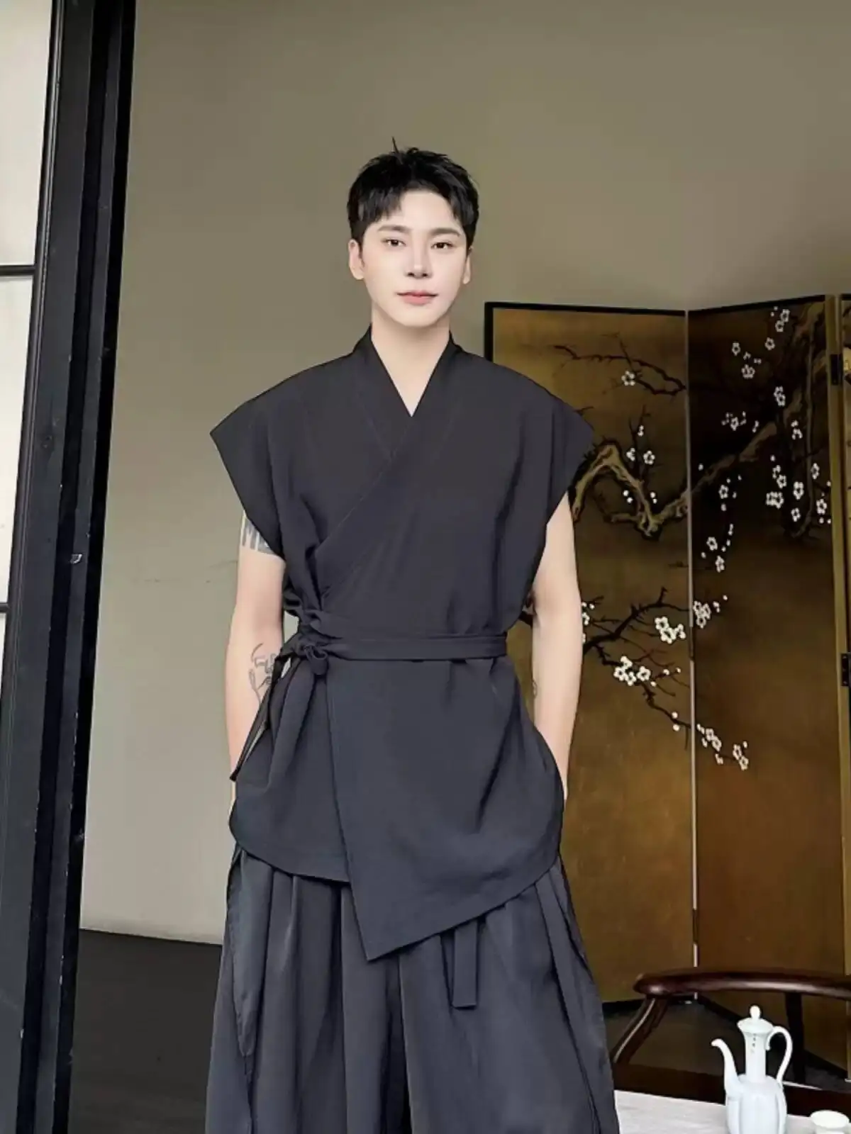 

Irregular Women Black Bandage Big Size Vintage Blouse New V-neck Sleeveless Shirt Fashion Spring Summer 2026 CPG