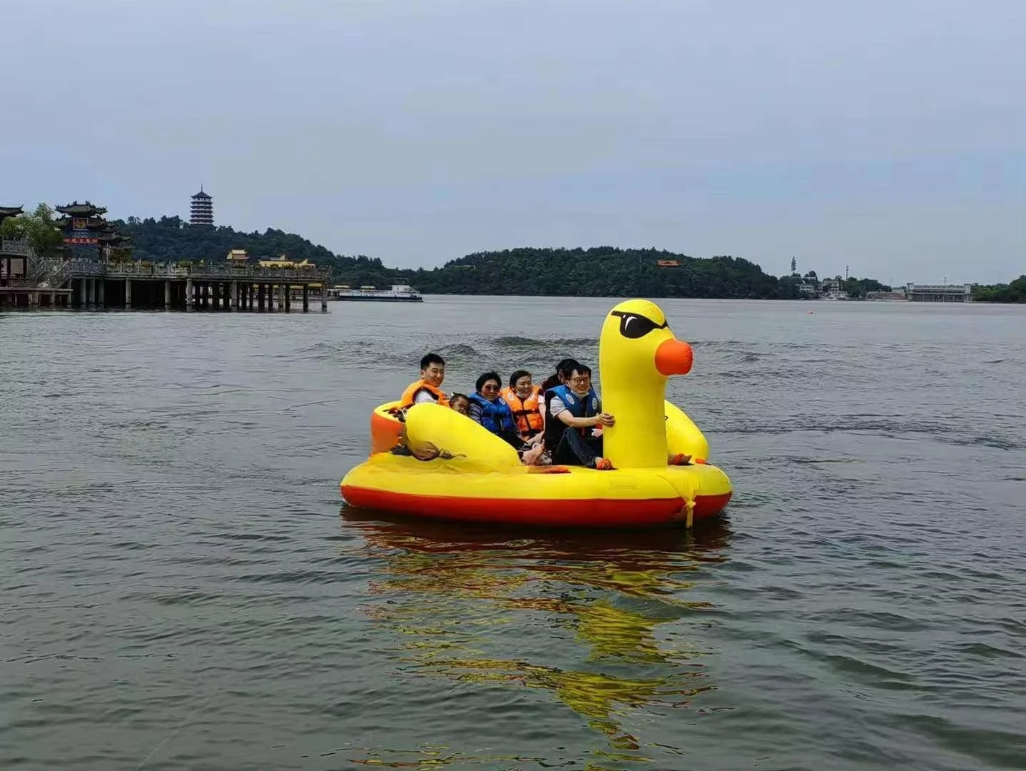 Inflatable Towable Water Ski Tube  Outlet Banana Boat Inflatable Swan Goose Towable Tube for Water Games