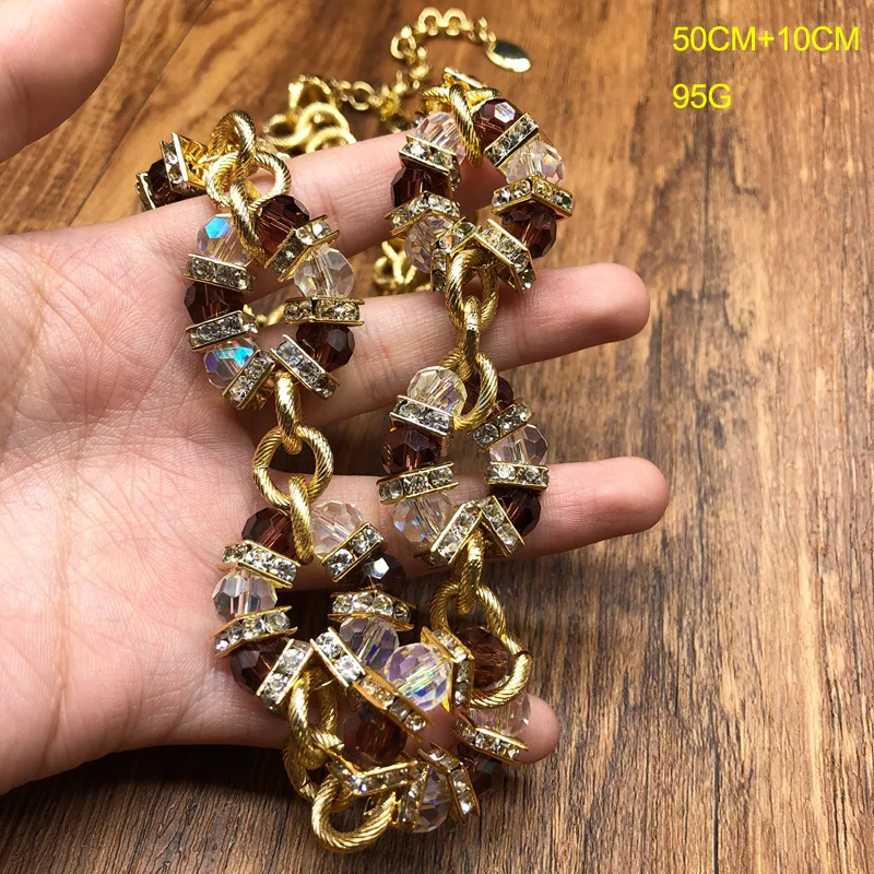 مجموعة قلادة نسائية أنيقة متباينة من الزجاج والكريستال والزجاج العتيق