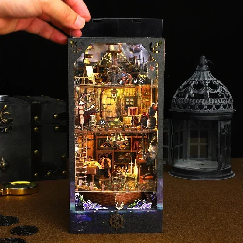 Miniatures Magic Pirate Ship Bookshelf Home Bookend Decoration Retro DIY Wooden Book Nook Shelf Insert