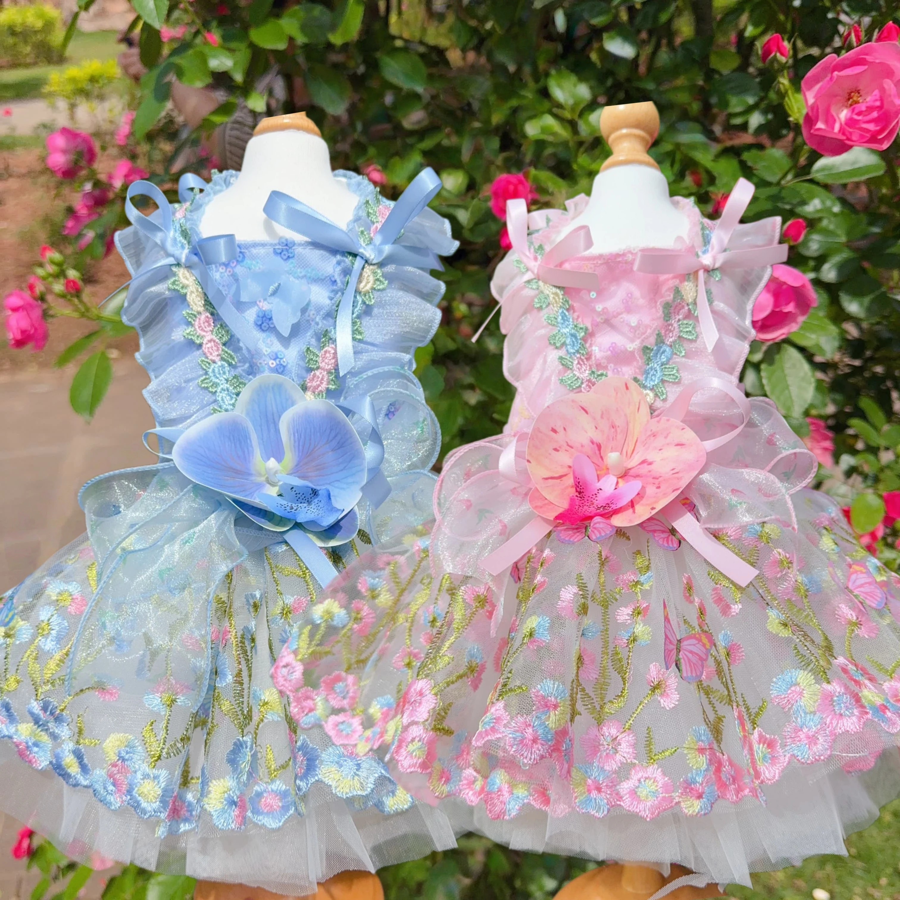 

Luxury Lace Princess Dress for Small Medium Dogs Cats Handmade Fashion Pet Skirt with Tail Perfect for Puppy Parties Photography