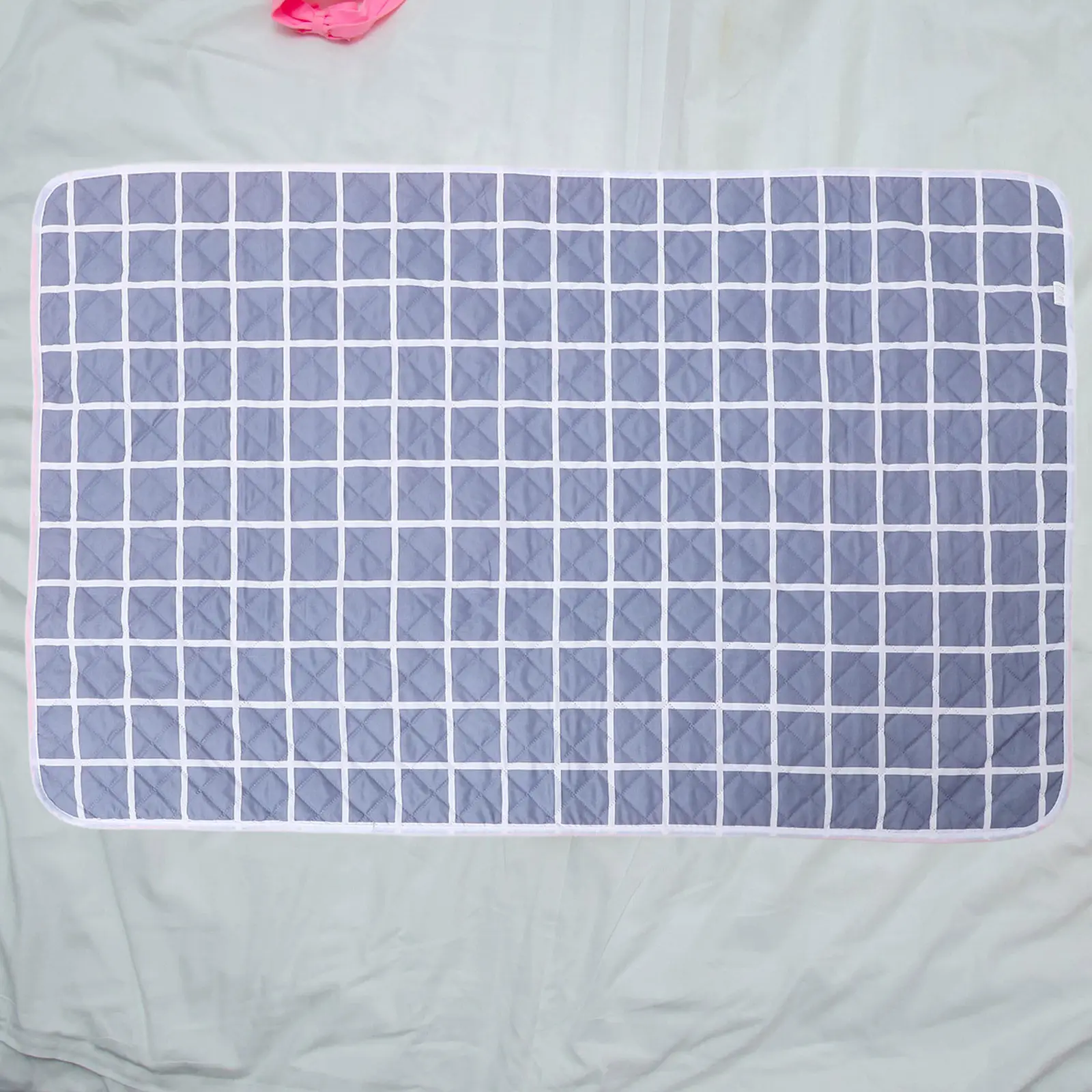 Large Waterproof Bed Pad Non-Slip Washable Absorbent Bedwetting Protection for Adults Reusable Plaid Mattress Protector Bed