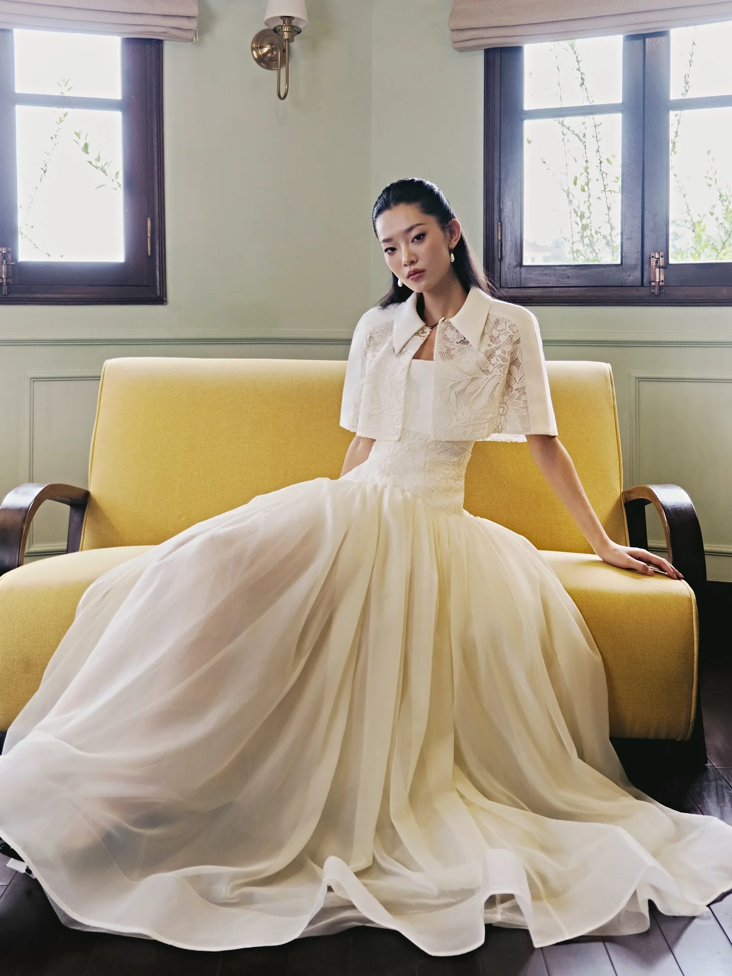 エレガントなバロックレースドレス ホワイトマキシイブニングドレス 繊細な手作りの刺繍、結婚式に最適 フォーマルなイベントに最適