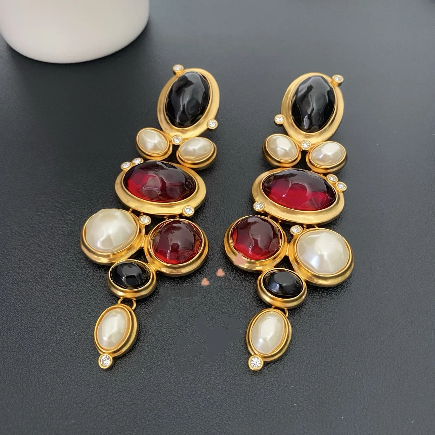 

New Brass Plated Gold Glass Gemstone Pearl Retro Luxury Ear Clip Earrings Women Europe America Jewelry Trend