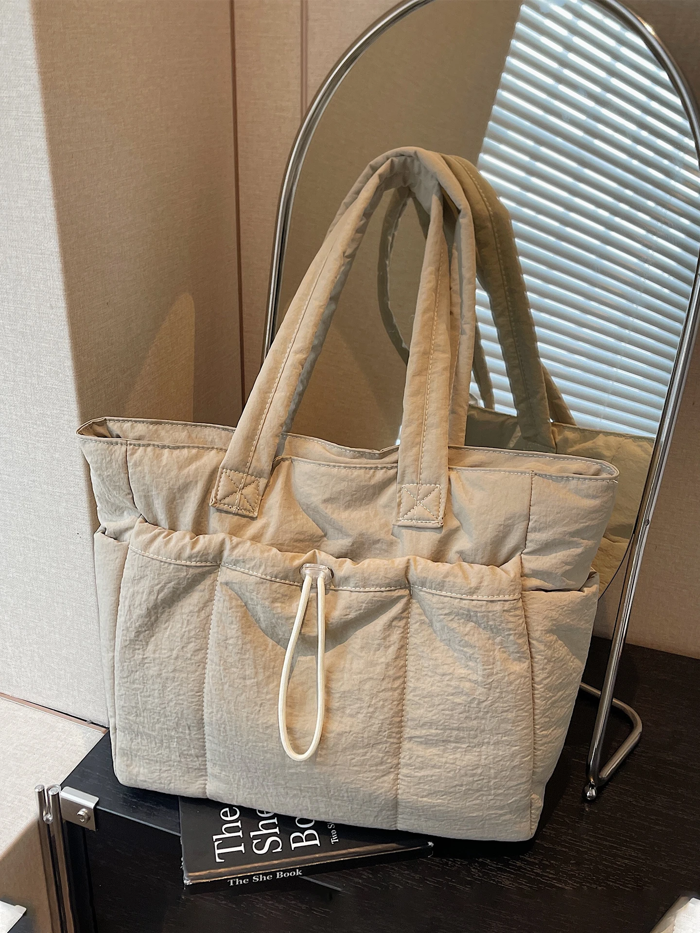 

Повседневная женская сумка-тоут большой вместимости, новинка 2026 года, модная универсальная сумка для студентов и для ежедневных поездок, сумка через плечо для повседневного использования