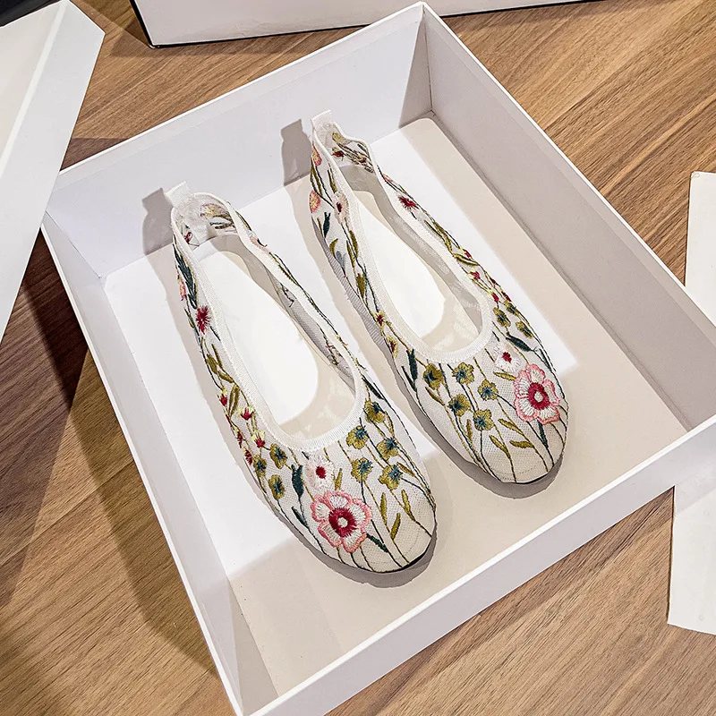 

Embroidery Flower Design Loafers Women Fashion Light Breathable Mesh Mules Flat Shoes Shallow Mouth Non Slip Ballet Shoes