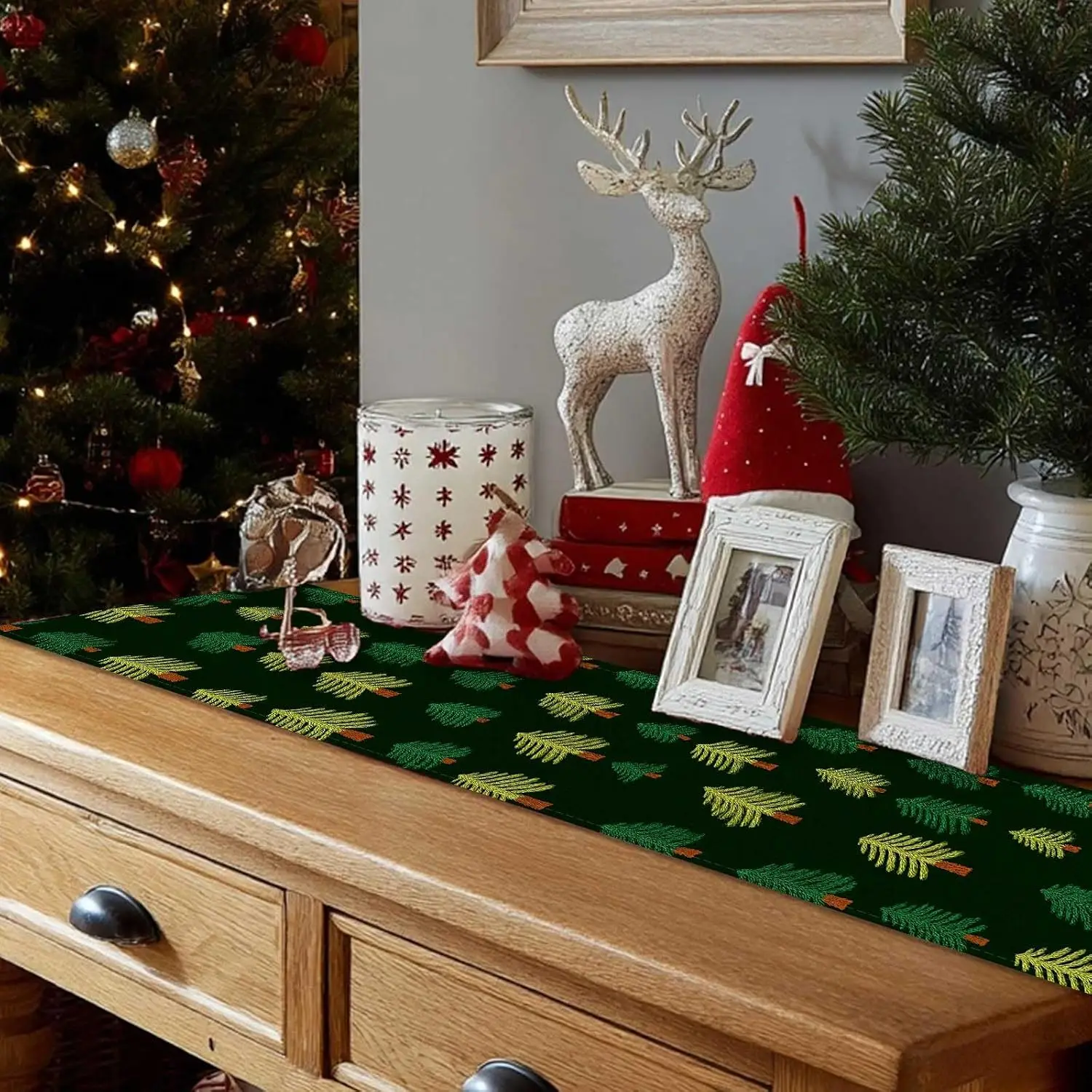 Winter Green Xmas Tree Table Runner, Christmas Kitchen Dining Table Decor for Indoor Outdoor Party Holiday Decoration