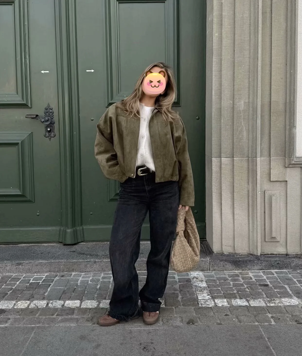 

Women's Elegant Commute V-Neck Button Decorated Vest Shorts Two-Piece Set 2025 New Collection Short Style Fashion Outfit