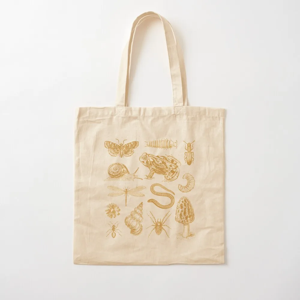 Vintage Biology Collage: Frog, Mushroom, Snail, Moth Design for Insect Enthusiasts and Nature Lovers Tote Bag Women's handbag