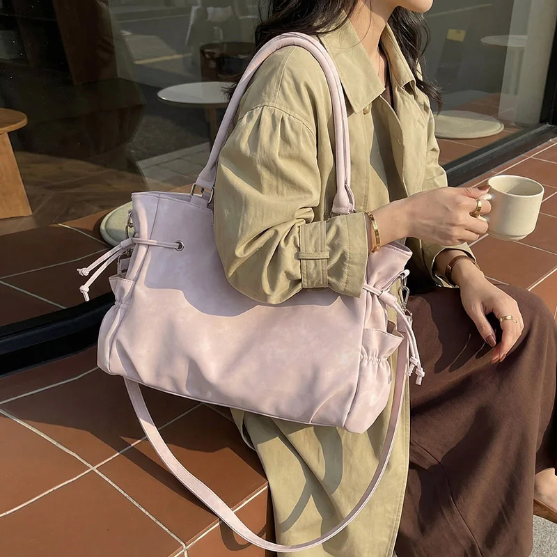 

Женская матовая кожаная сумка-тоут с застежкой на шнурке, большая вместительная повседневная повседневная сумка через плечо, новинка 2026, трендовые сумки