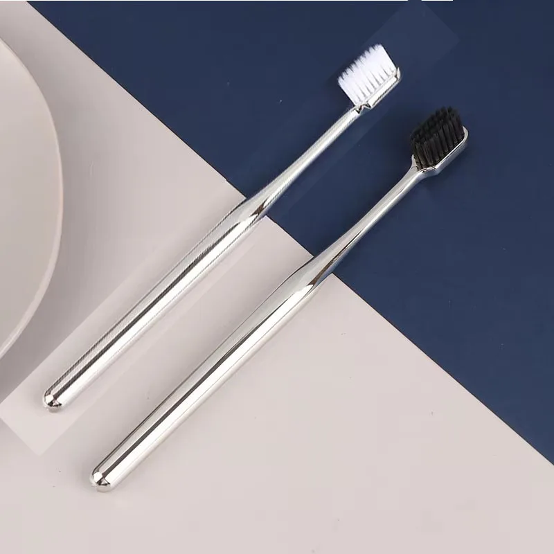 

2/4/6 шт. роскошная зубная щетка с мягкой щетиной, зубная щетка для взрослых, золотая и серебряная щетка для ухода за полостью рта, нежная и нежная зубная щетка