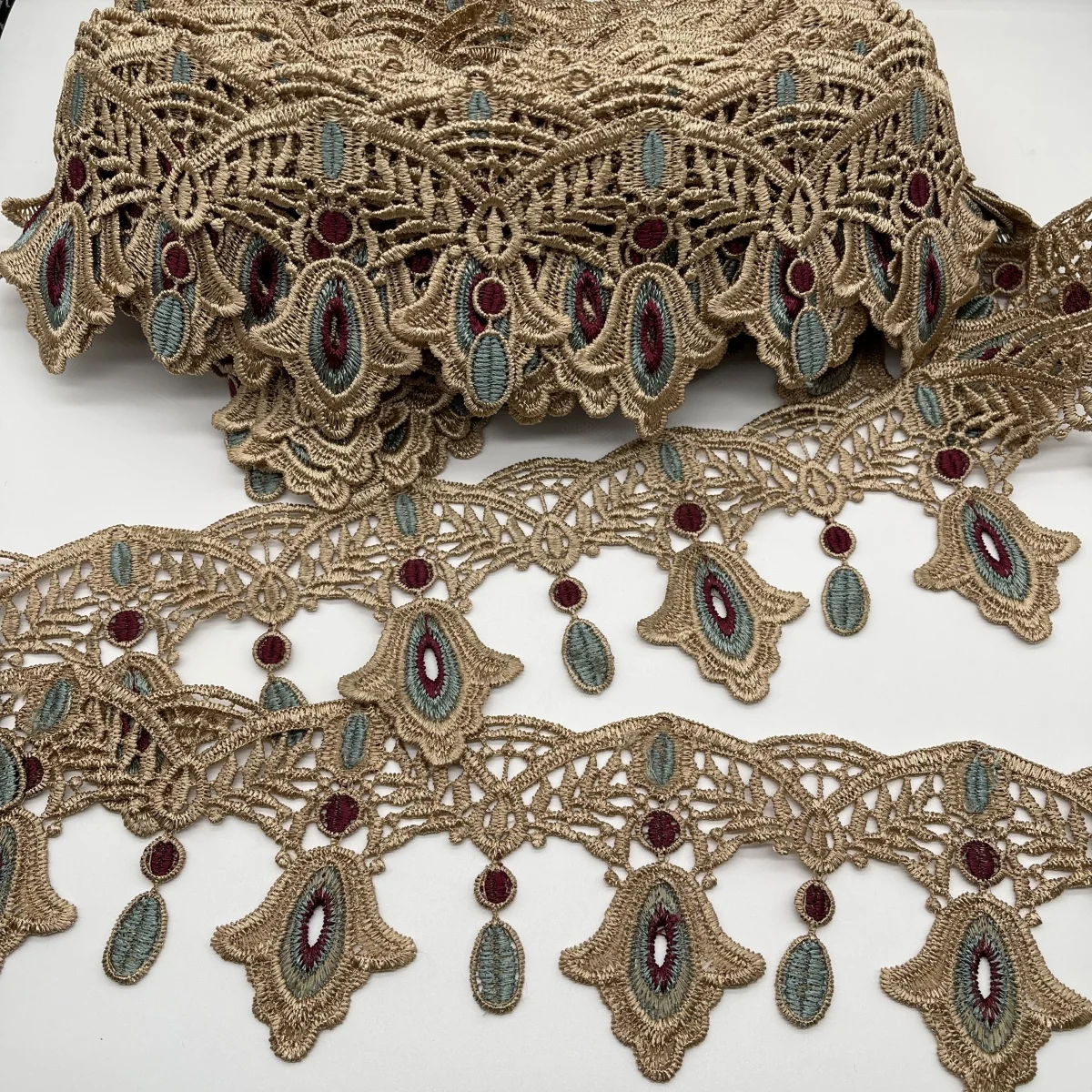 

5-Yard Pack, Exquisite Tri-Color Embroidered Lace Trim - Ideal for Sofa Cushions, Pillow Decor, Bedskirts, Pillowcases, Table Fl