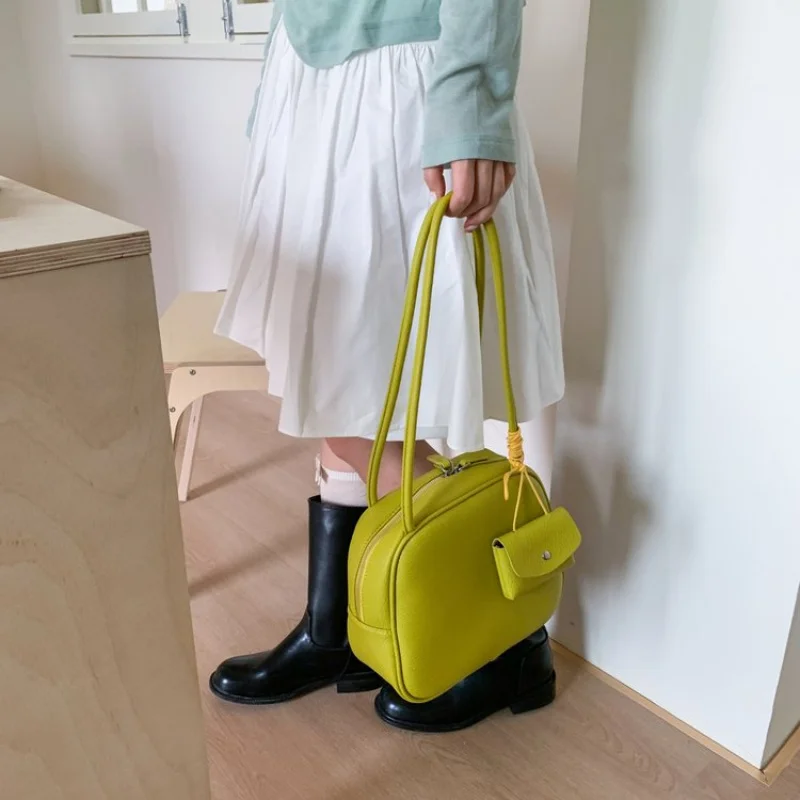 

Elegant Leather Women's Tote Bag High-End Luxury Brand Fashionable Famous Paris Elegant Detailing Vintage Bag​