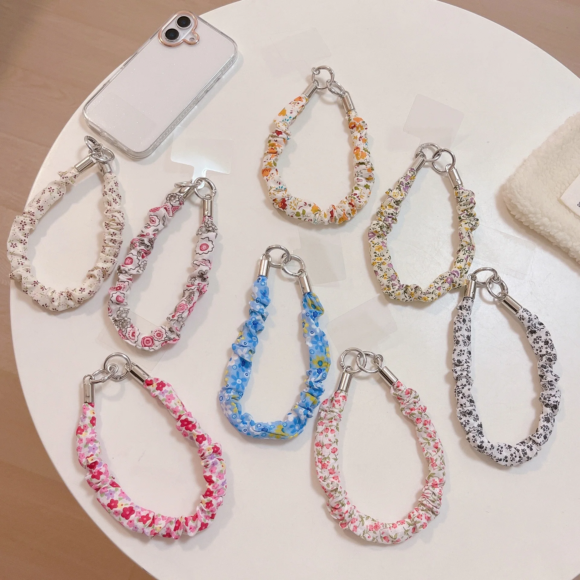 

Южная Корея Ins Нишевый стиль Ткань Цветочный чехол для мобильного телефона Цепочка Браслет Анти-потерянный браслет Ключ Подвеска-цепочка
