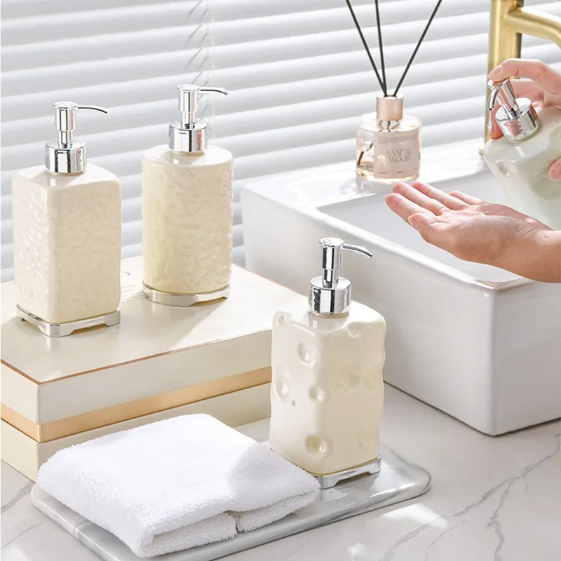 dispenser-di-sapone-a-pressione-da-550ml-in-plastica-per-bagno-bottiglia-di-lusso-per-shampoo-gel-doccia-igienizzante-mani