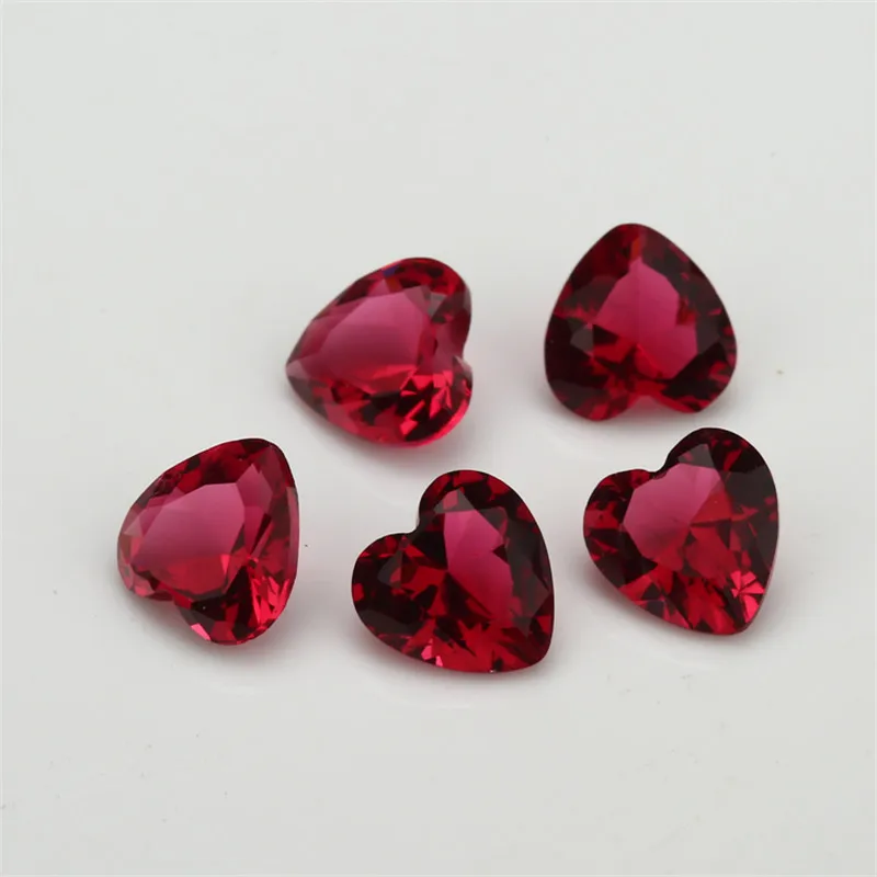 Tamaño 3x3 ~ 12x12mm Forma de corazón Piedra de vidrio suelta Gemas sintéticas Rosa Mar rojo Azul Verde Blanco Negro Granate