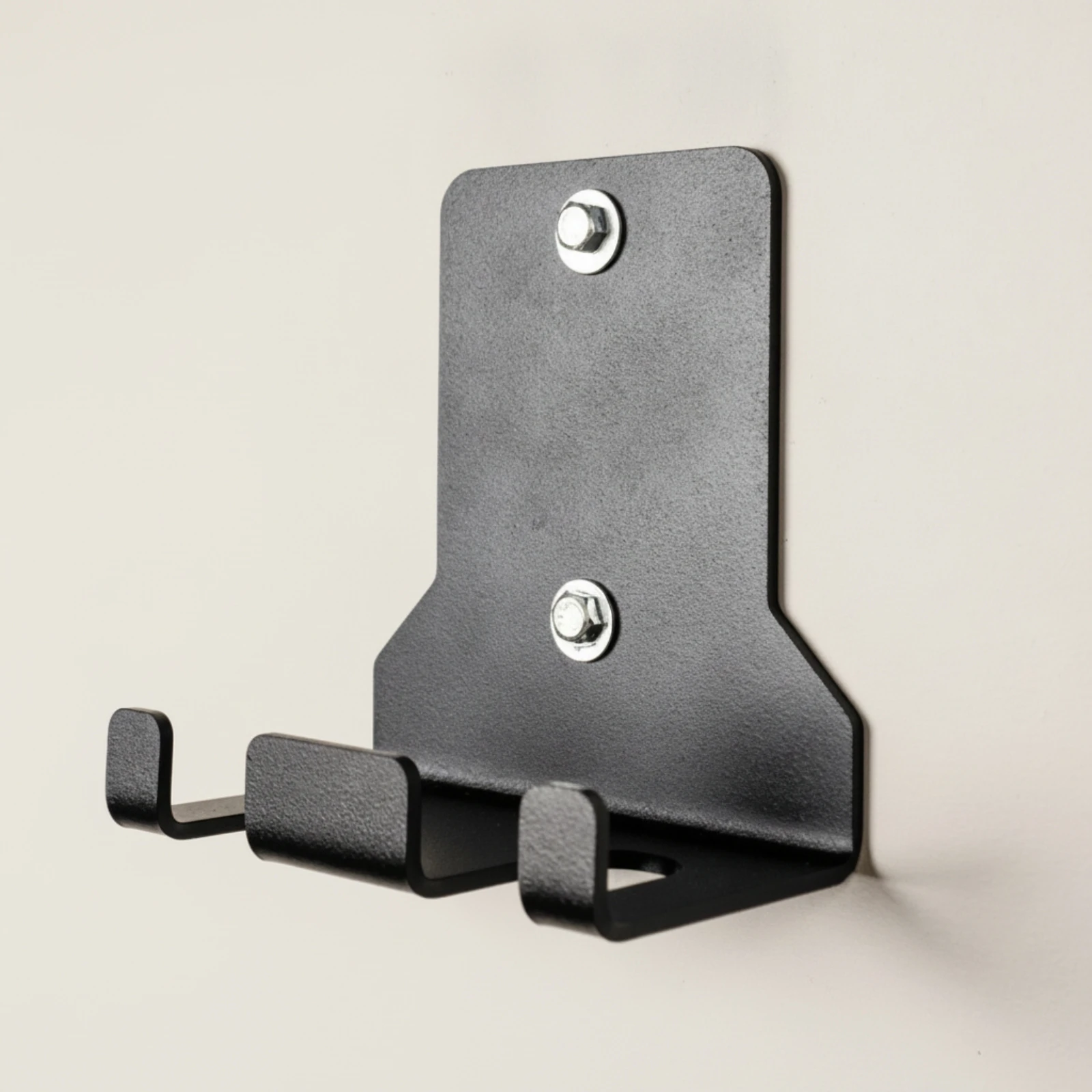 Barbell Wall Mount Space Saving Barbell Hanger Gym Bar Hanger Matte Black Weight Bar Storage Easy to Install for Athletes