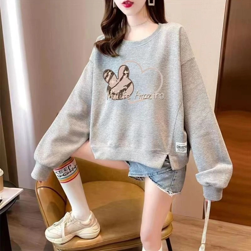 بلوزات نسائية مقصوصة أساسية جديدة في 2000s ملابس الشارع اليابانية غير رسمية Y2k دروبشيبينغ شق بلوفر نسائي مع أورينت On