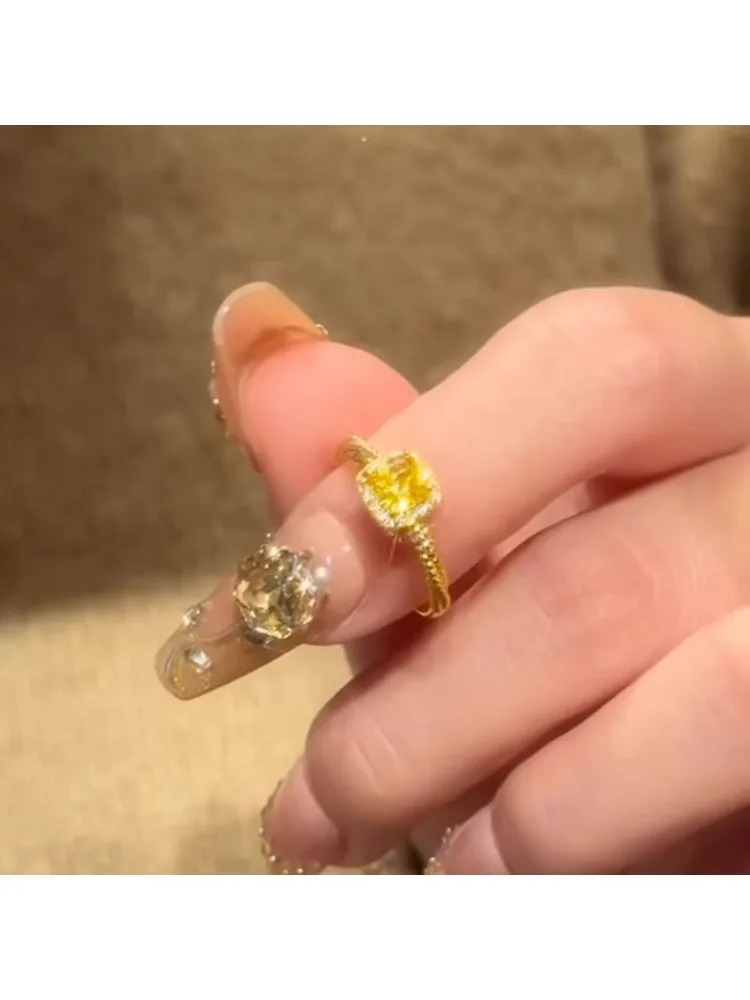Super flash pequeno cubo de açúcar anel moda feminina luz luxo personalidade alto sentido requintado anel feminino