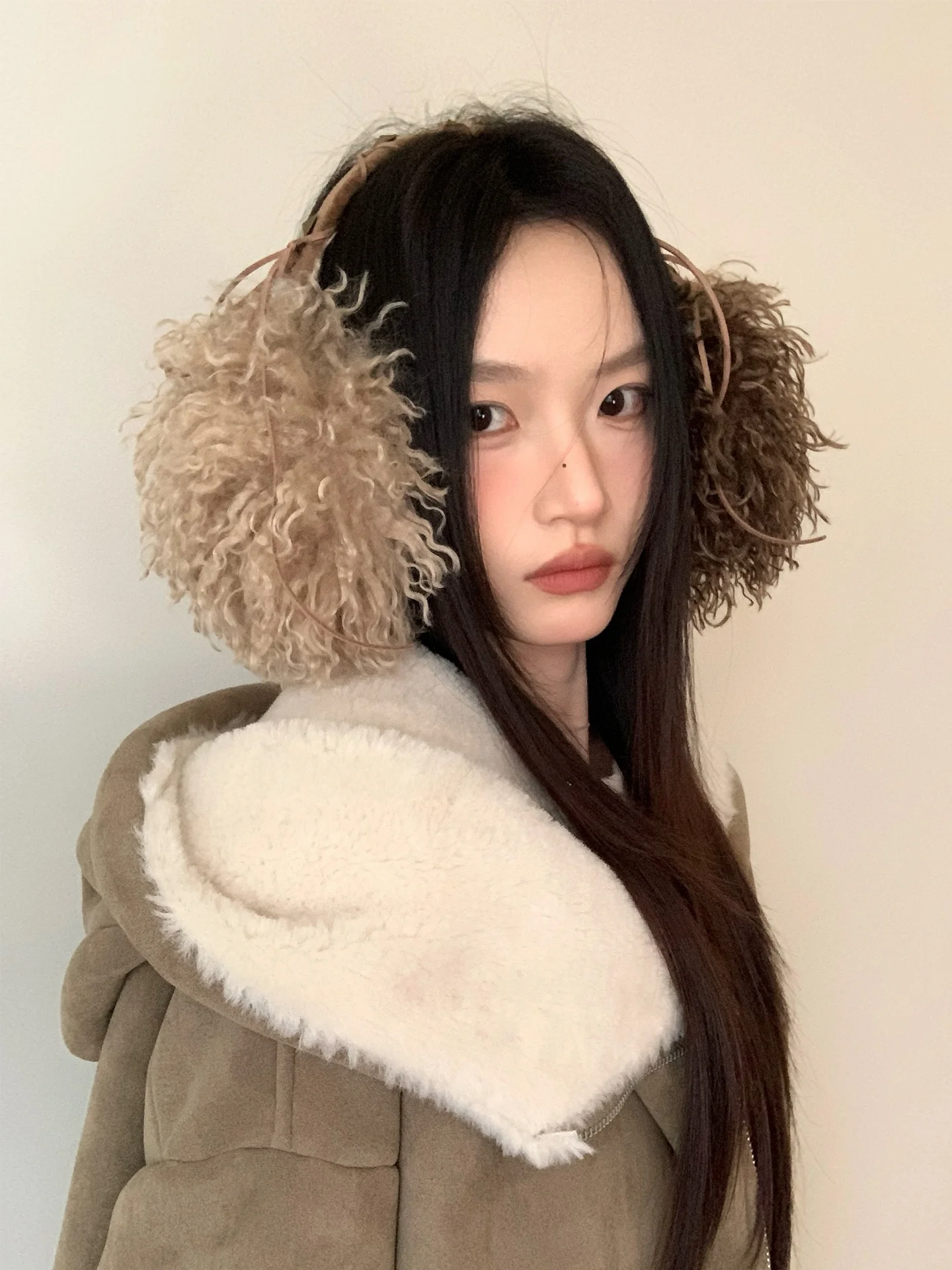 厚みのあるふわふわイヤーマフ女性の冬用イヤーカバー暖かい不凍液防寒イヤーパッドユニセックススタイリッシュなアクセサリー