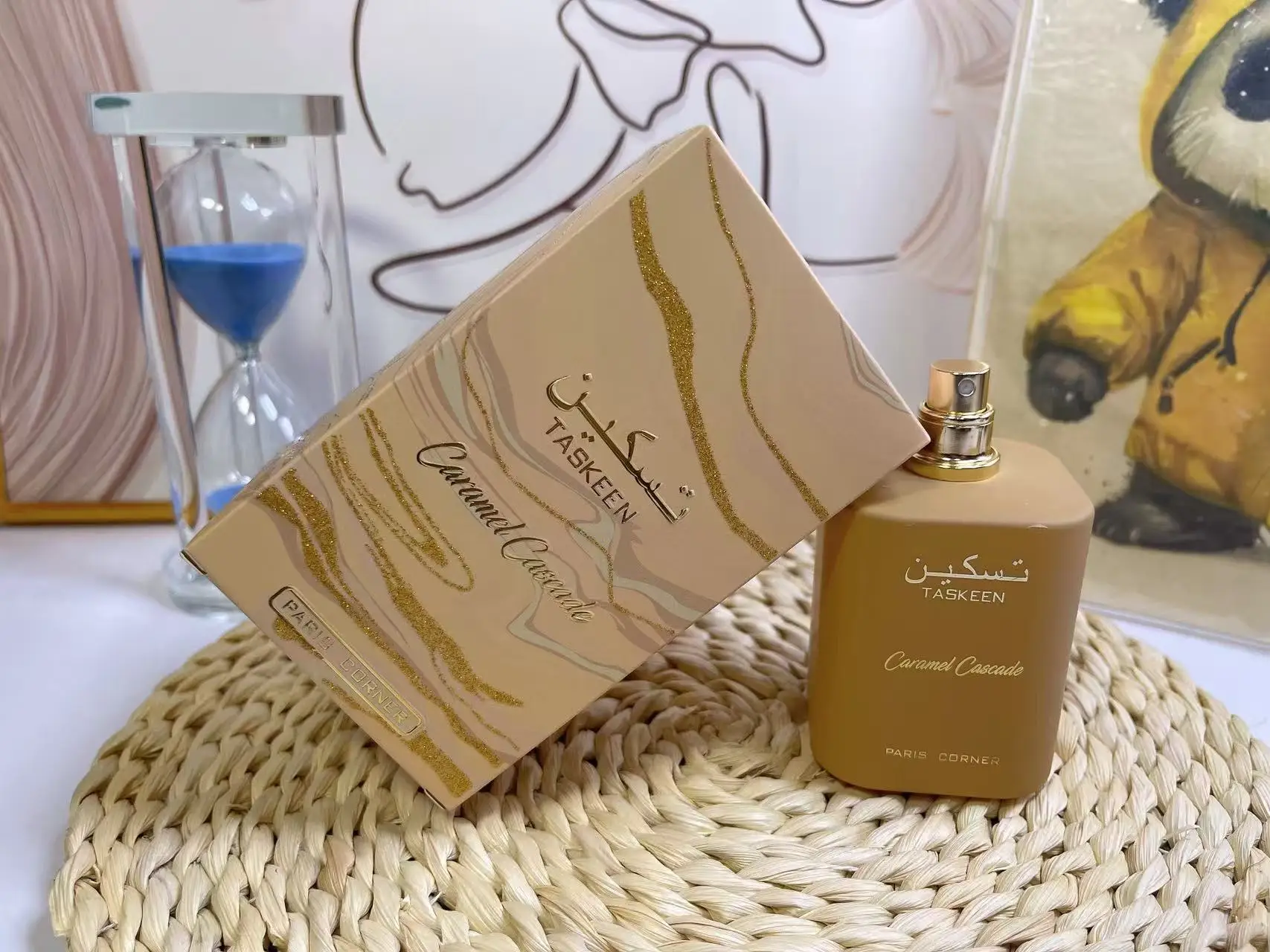 Paris Corner Taskeen Eau De Parfum 3.4oz / 100ml – Parfum Unisex Tahan Lama dengan Aroma Floral Amber Manis, Hadiah Mewah untuk Natal