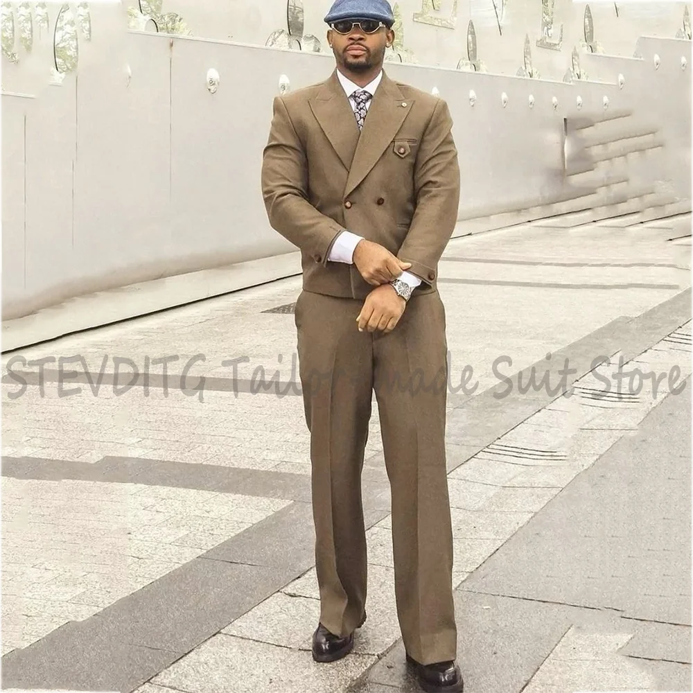 

Elegant Double Breasted Men's Suit 2 Piece Tailored Peak Lapel Jacket Casual Outfit for Party Attire Formal Events Blazer Set