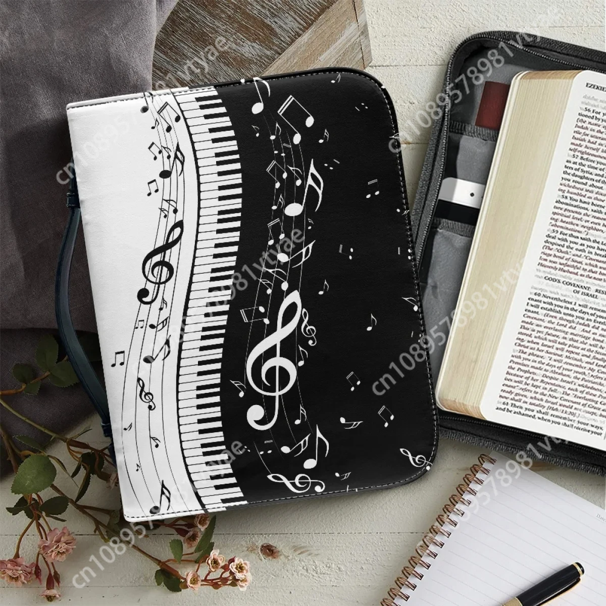 

Piano Keys and Musical Notes Design Bible Cover Case Women's Bible Storage Bag Pu Leather Zippered Handbag for Christmas Gifts