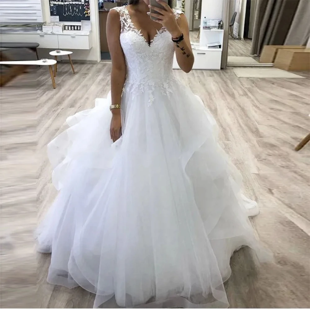 Princess White A Line Wedding Dresses Bridal Gowns Puffy Tiered Tulle Skirt Sleeveless Long Appliques Floor Length Bride Dress