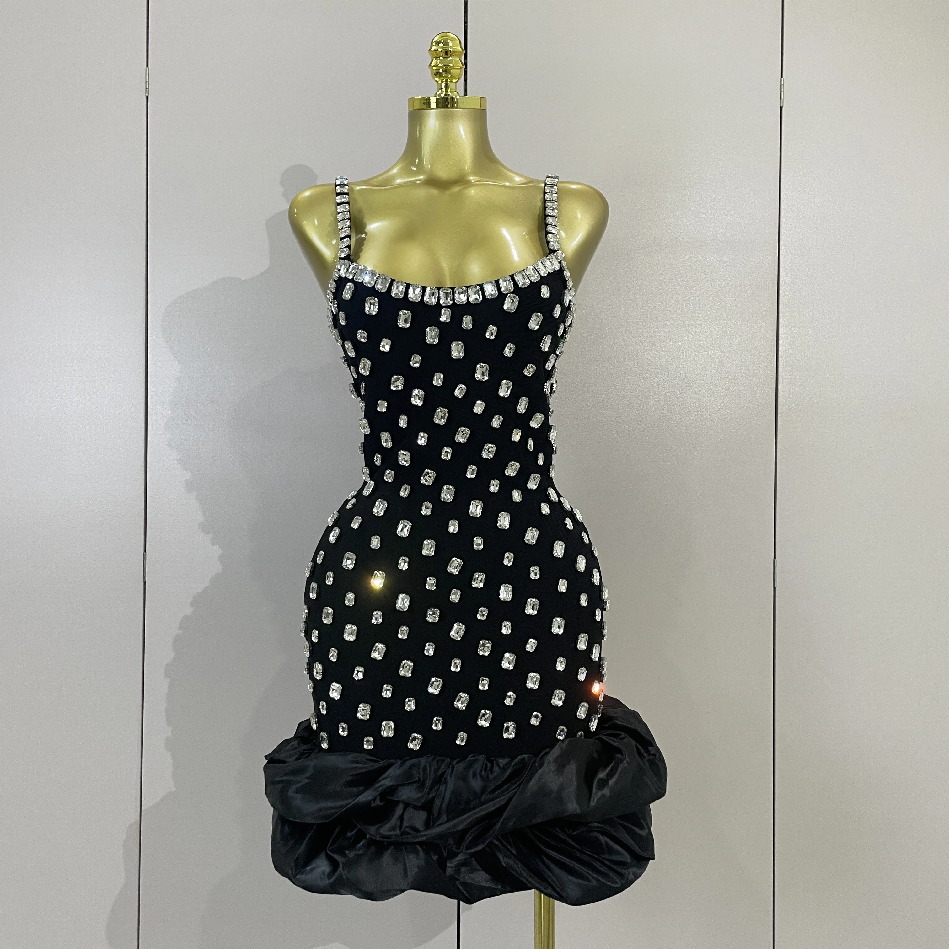 Women Luxury Diamonds Sleeveless Bodycon Bandage Mini Dress High Street Celebrate Evening Prom Club Elegant Birthday Party Dress