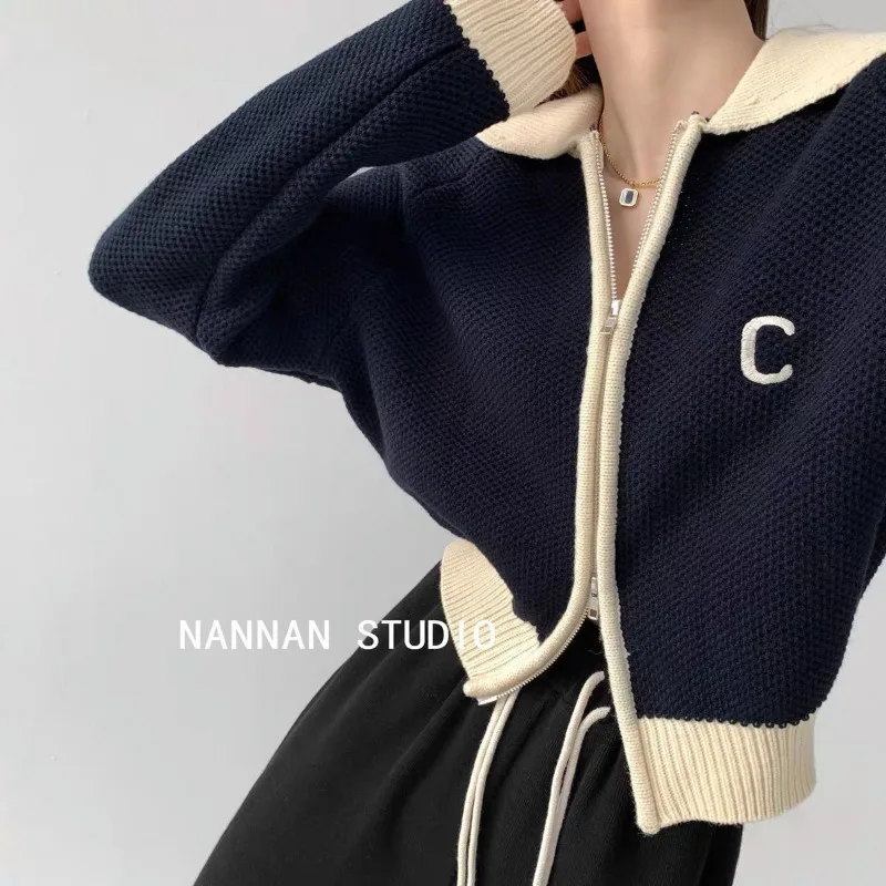 

Age-reducing Contrast Color Knitted Cardigan for Women Retro Lapel Sweater Letter Embroidered Sweater