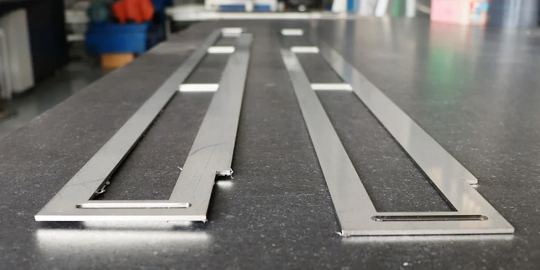 Alisador eletro-hidráulico servo de chapa metálica