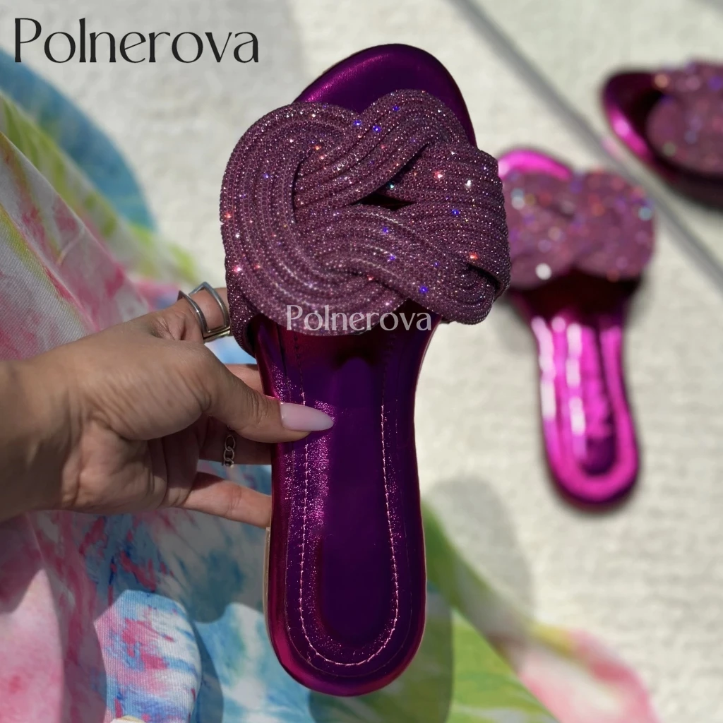 Chinelos planos atados de strass para mulheres, couro envernizado multicolor, sandálias planas de verão, luxuosos chinelos frisados à mão, personalizados