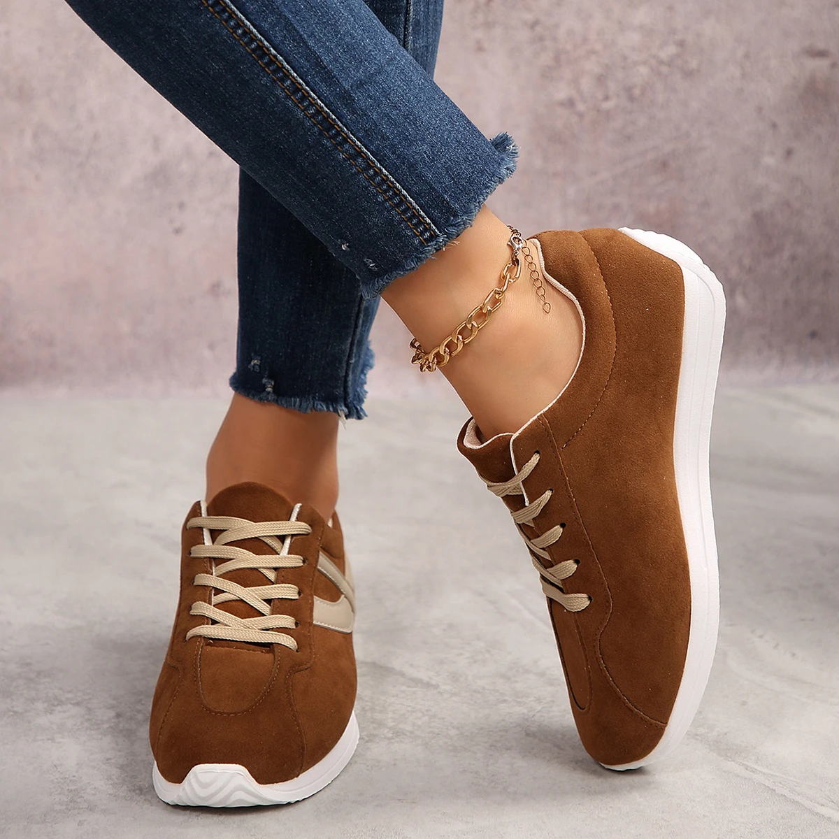 Women's Casual Breathable Sports Shoes Spring Autumn Seasonal Retro Style Round Toe Comfortable Flat Shoes for Women - view 2