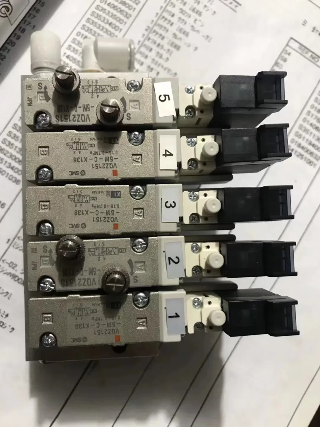 brother-rh9820-solenoide-de-pression-d'air-valeur-5-assy-sa-39115100-pieces-de-rechange-pour-machine-a-coudre-industrielle