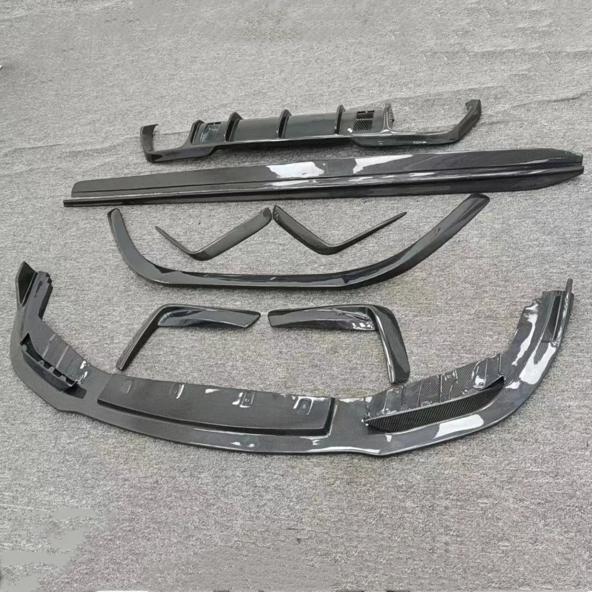 Body Kit Dry Carbon Fiber Front Rear Lip Side Skirt Tail Wing for BMW M8 F92 Rear Trunk Spoiler Surround Car Accessories