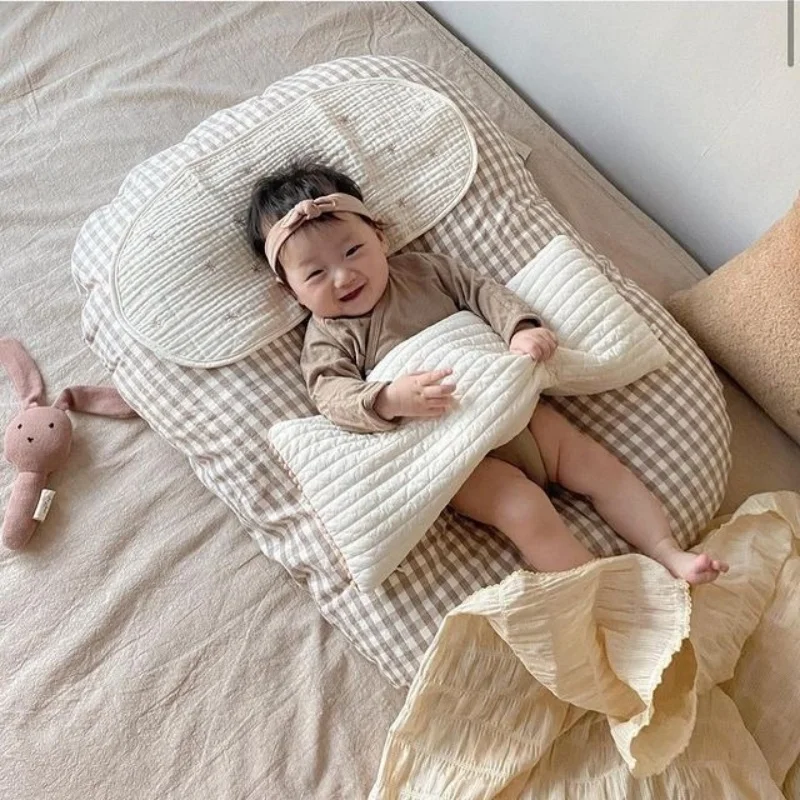 

Baby Newborn Baby Recliner Portable Crib Suitable for Girls, Boys, Cotton Cribs Baskets, Sleeping Bed