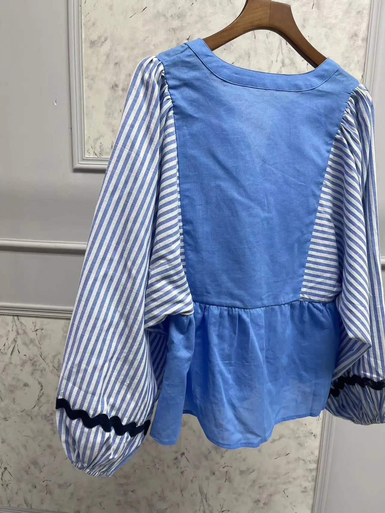 Women 2024 Early Autumn New Blue Striped Contrast Embroidery Lantern Sleeve Round Neck Loose Shirt