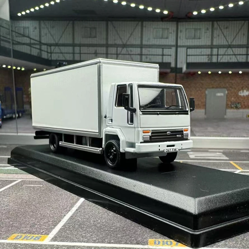 

OXFORD 1:76 Scale Diecast Alloy Ford Box Truck Toys Cars Model Classics Nostalgia Adult Gifts Collection Souvenir Static Display