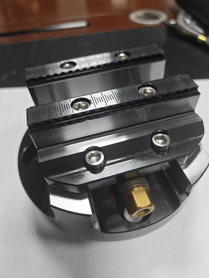 DJ-AIX5-D125 4-5 Axis CNC Machining Center Disc Type Integral Self Centering Concentric Vise