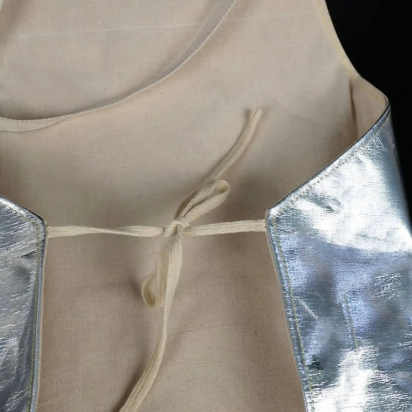 Heavy Duty Aluminum Foil Apron Fireproof Smelting Gear Heat Resistant Anti Scald Protective Outfit for Cooking or Welding
