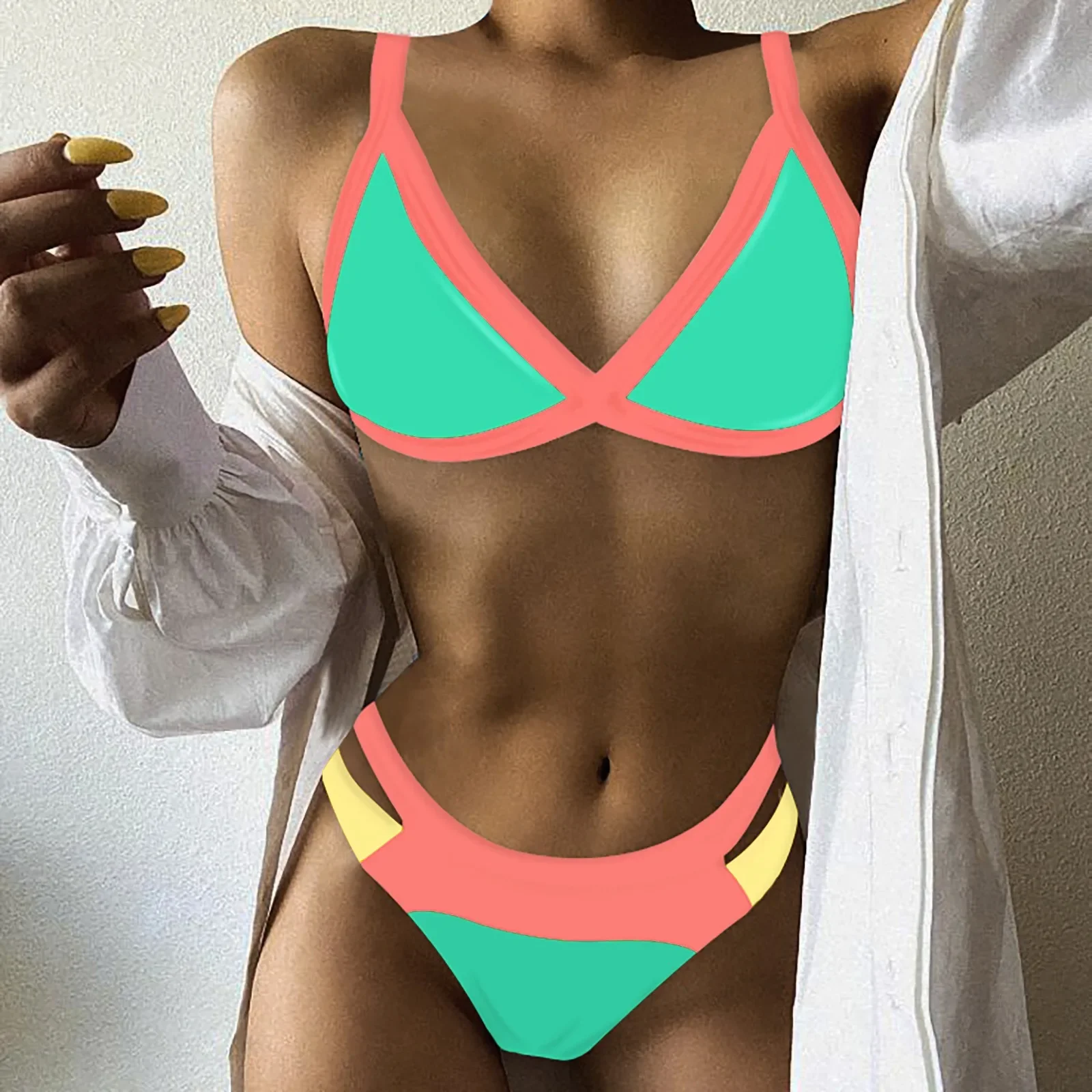 بيكيني نسائي مثير بكتف واحد ملابس سباحة مثيرة من البوليستر لارتداء أطقم بيكيني عالية الخصر للنساء يوميًا