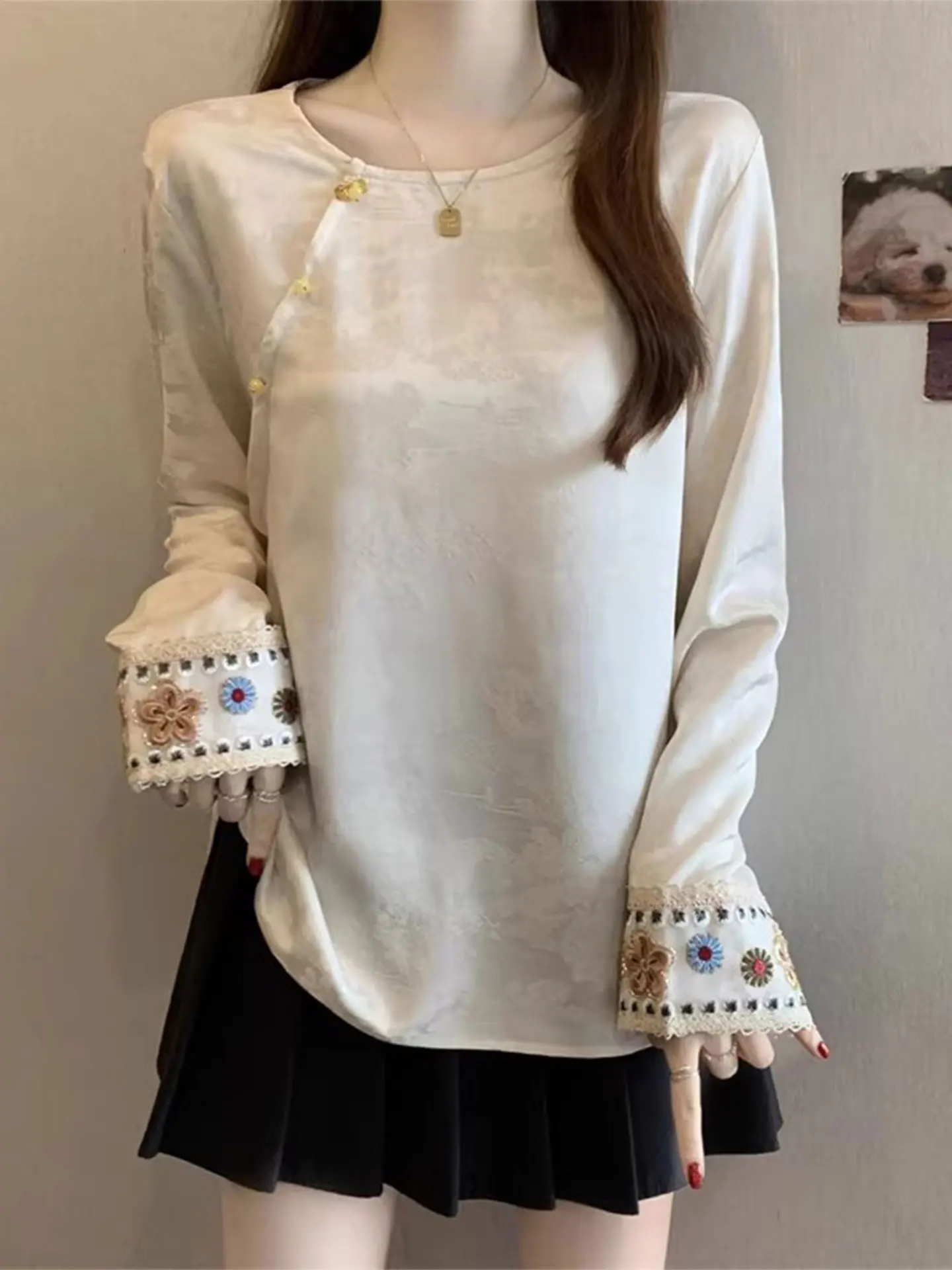 

Новая китайская атласная длинная рубашка свободного кроя для женщин, повседневная модная весенняя коллекция 2026, большие размеры, плюс размеры MM