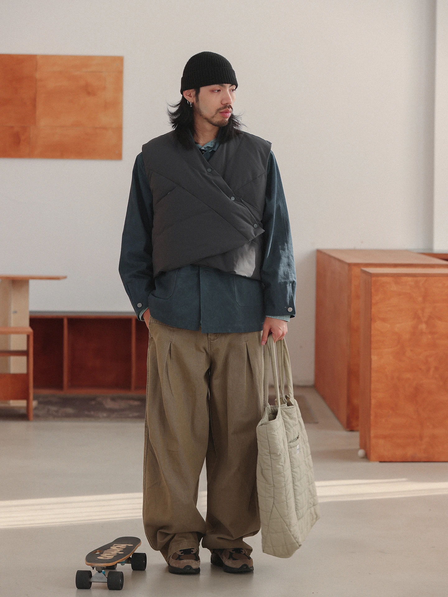 

NOEARS Осенний винтажный укороченный пуховый жилет в японском стиле, свободный крой, белый, с V-образным вырезом, верхняя одежда