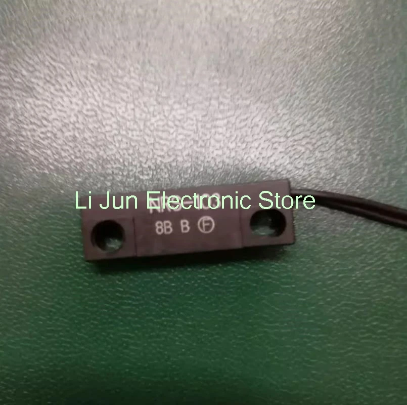 

Photoelectric sensor OPB742、KAR00042 5piece