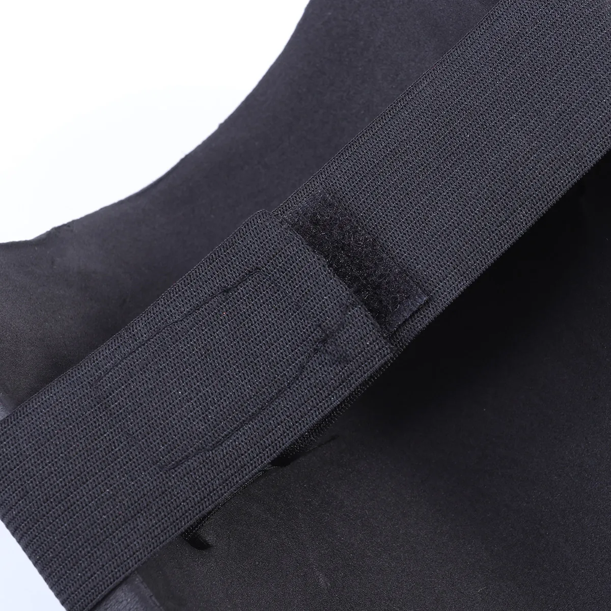 

Пара садовых наколенников (19x15x13 см) из высокоплотного ЭВА, черные, регулируемые, комфортные, амортизирующие, для работы на открытом воздухе и в саду