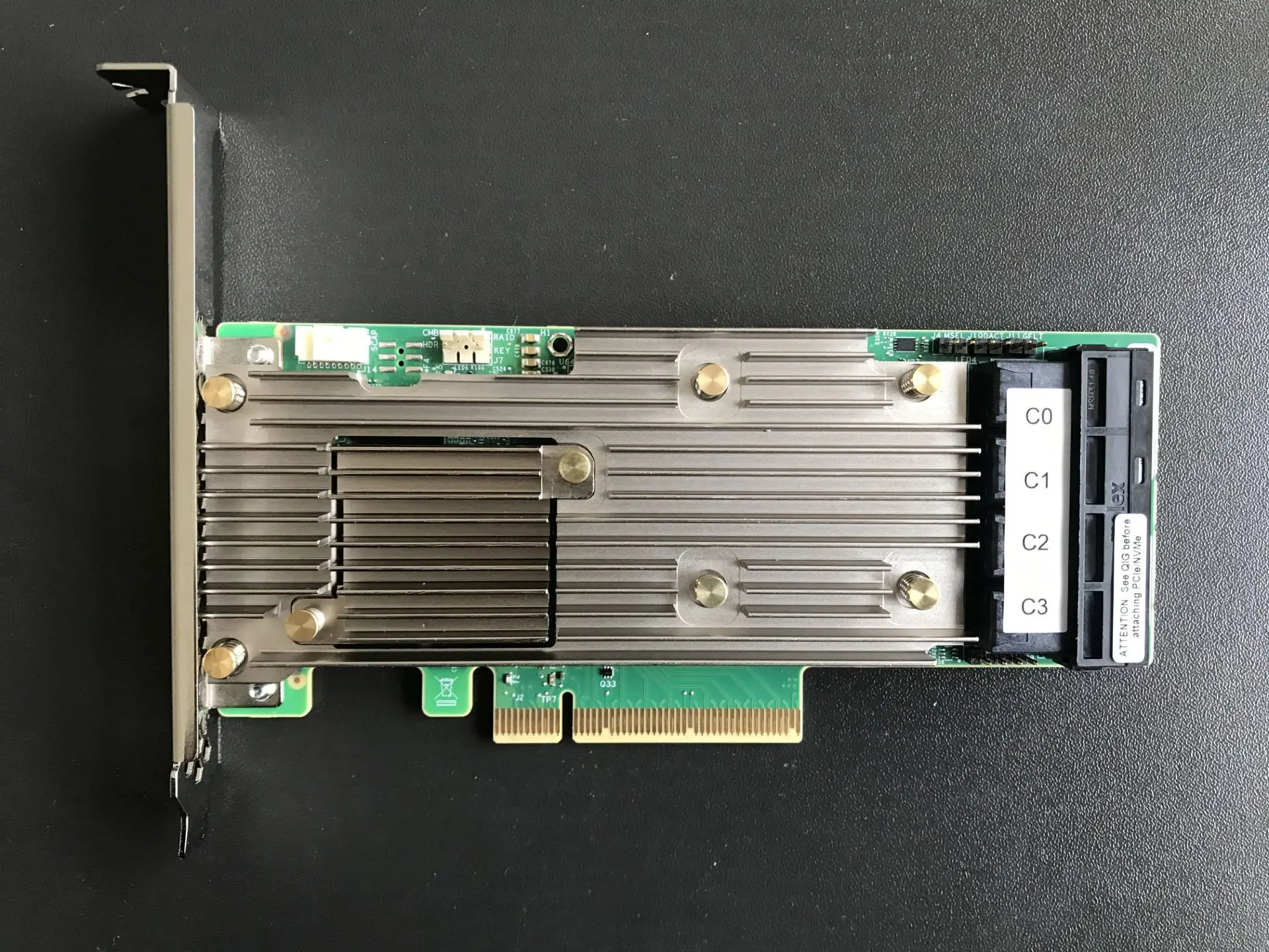 

LSI MegaRAID 9460-16i 4GB cache PCI-e 3.1 12GB array card
