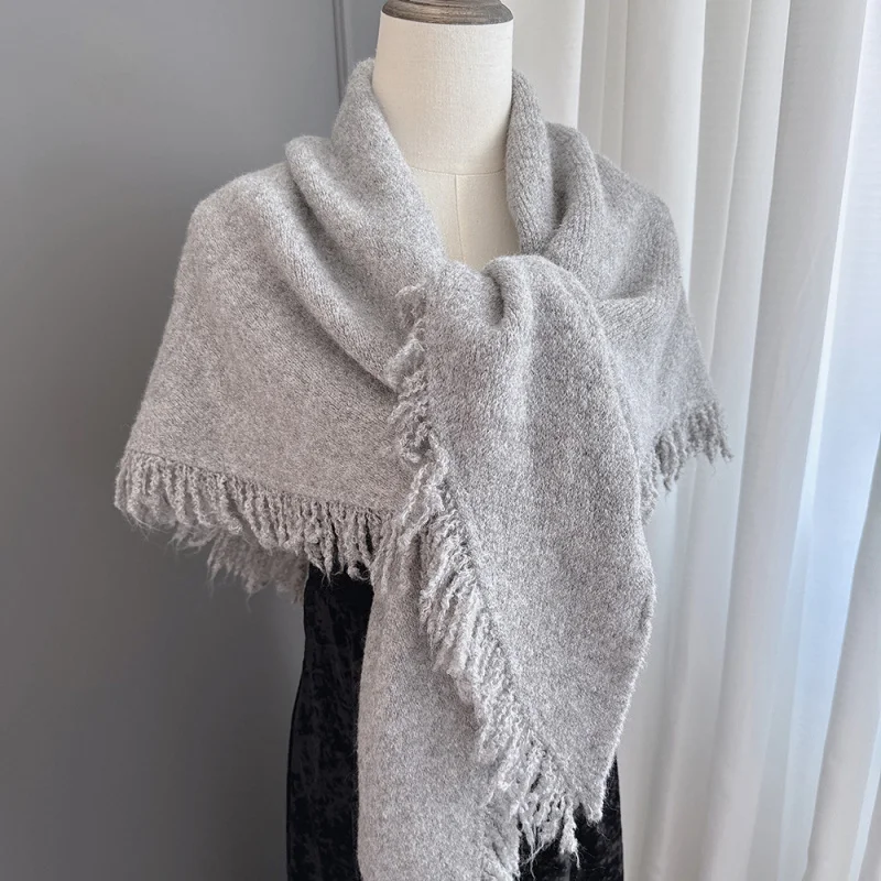 

Elegant knitted scarf shawl women, versatile autumn and winter, wool blend, warm neck warmer with tassels